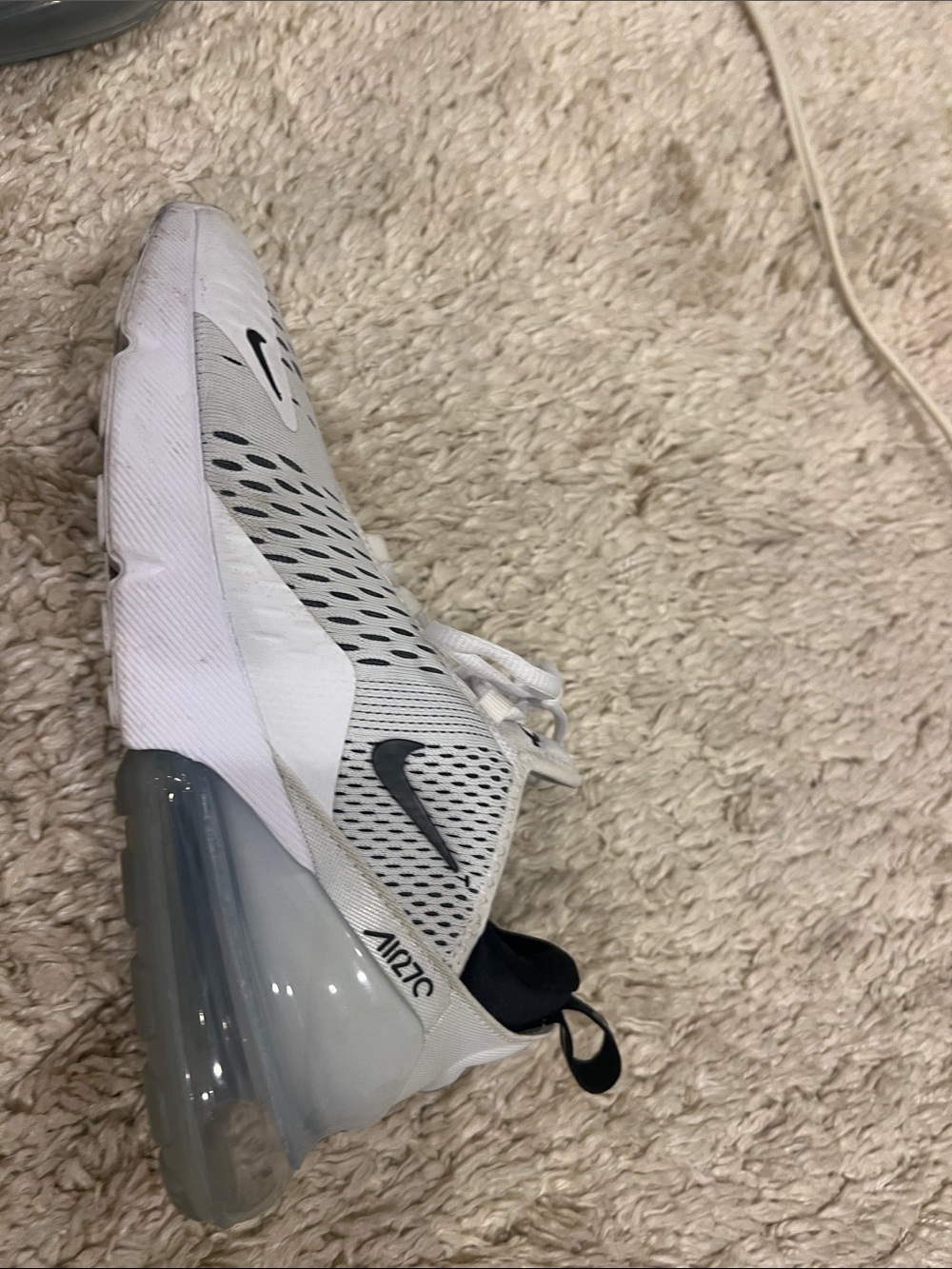 Nike Air Max 270 White and Black Low-Top Sneakers-womens 7.5 - Picture 2 of 3